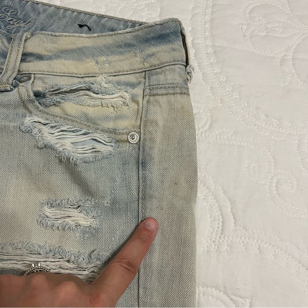 Women American Eagle outfitter white washed distressed jean shorts size 4 ripped - Picture 2 of 6